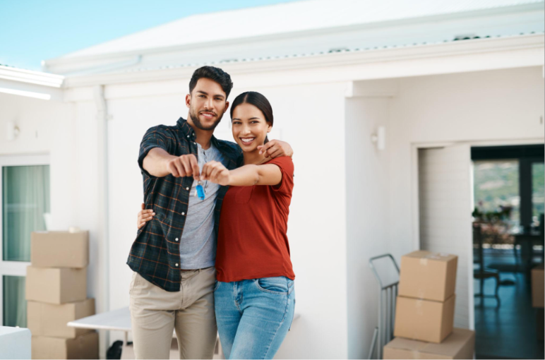 Casal realizando o sonho da casa própria
